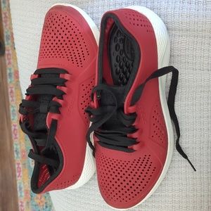 Crocs literide pacer shoes